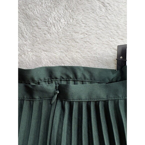 Banana Republic Satin Pleated Skirt Hunter Green Midi Petite 4P NWT Style 798408 - Picture 4 of 12